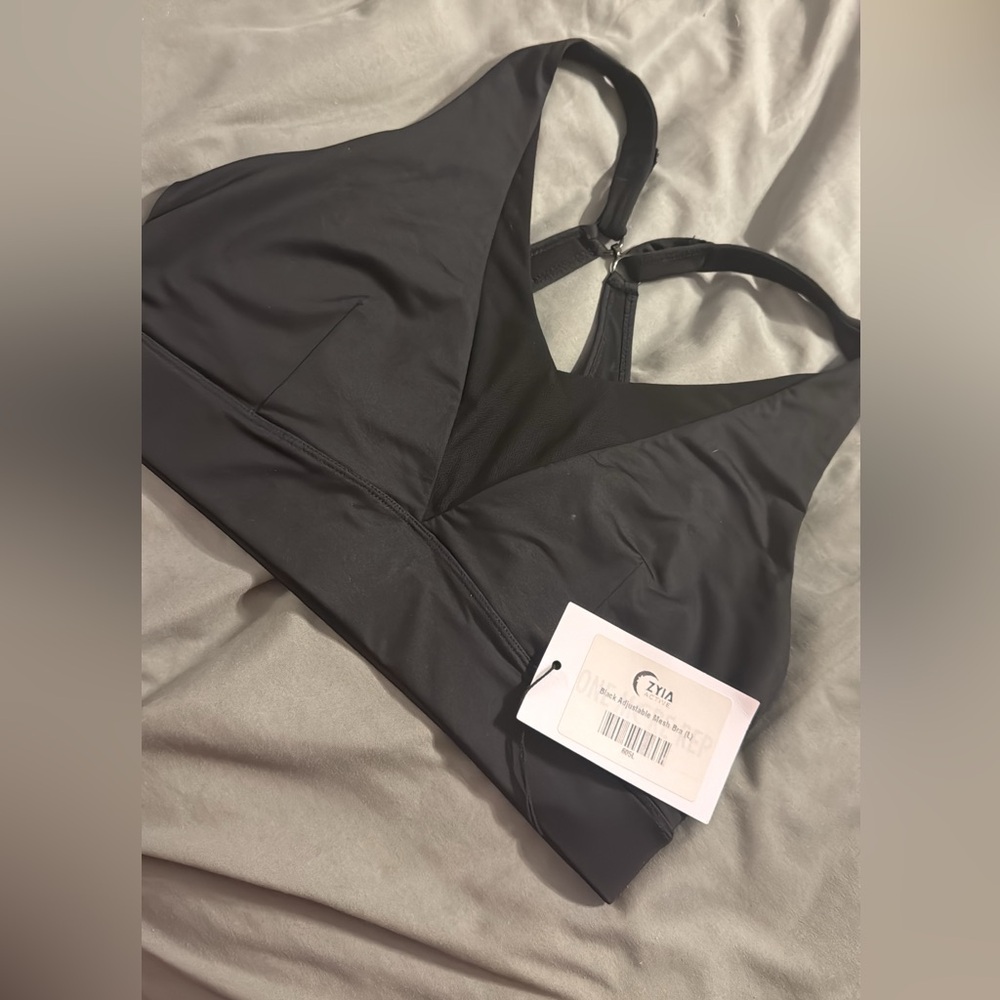 NWT ZYIA Sports Bra